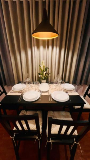 Luxe Condo Near MRT Mandaluyong Couples Getaway